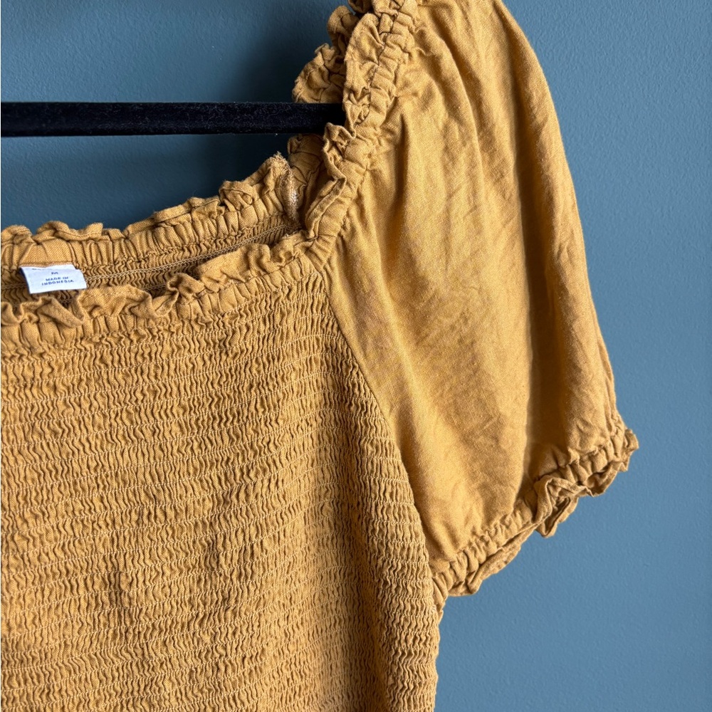 Old Navy Smocked Linen Blend Top - Picture 5 of 9